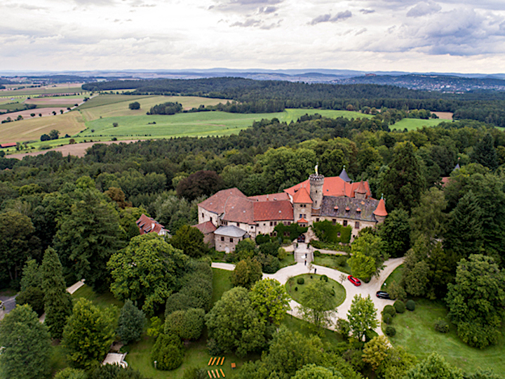 Oskar-Hacker-Stiftung auf Schloss Hohenstein